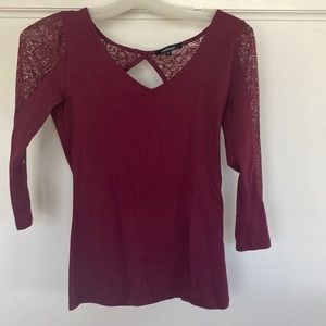 3/4 sleeve long sleeve shirt with lace